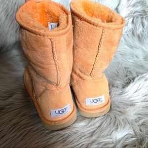 UGG Classic Short Boot in Orange